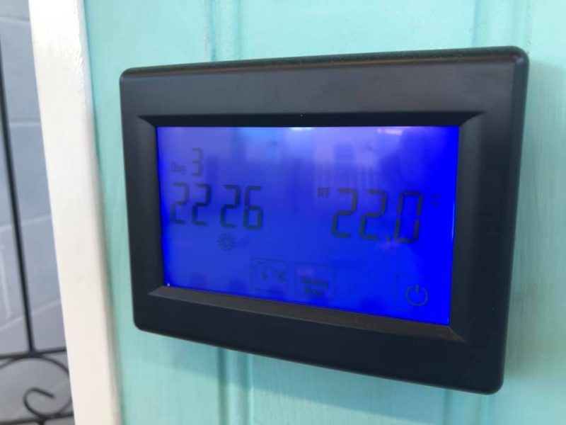 dog room thermostat for individual temperature controle